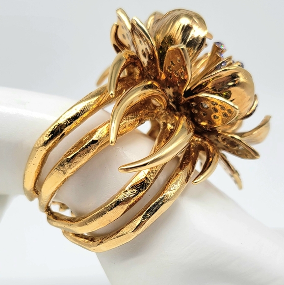 Roberto Cavalli RARE HEAVY Swarovski Crystal Flower Statement Cuff Bracelet - Picture 10 of 12